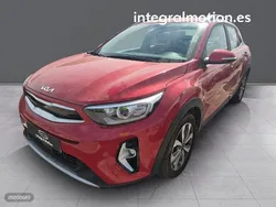 Rojo Usado 2023 Kia Stonic SUV | 15.500 € (Precio justo)