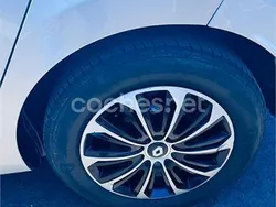 Gris / plata Usado 2015 Renault Clio IV Authentique Berlina | 6500 € (Precio justo)