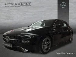 Negro noche Usado 2024 Mercedes A180 AMG line | 33.900 € (Precio justo)