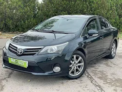 Gris / plata Usado 2012 Toyota Avensis Advance Berlina | 10.999 € (Un poco caro)