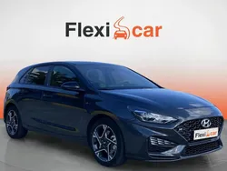 Gris Usado 2024 Hyundai i30 N Line Berlina | 18.590 € (Precio justo)