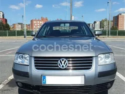 Gris / plata Usado 2003 VW Passat Trendline Berlina | 2999 € (Precio justo)
