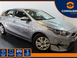 Gris / plata Usado 2023 Kia Ceed Berlina | 17.490 € (Precio justo)