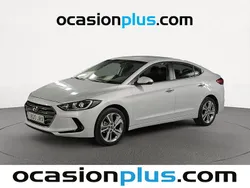 Gris plata Usado 2016 Hyundai Elantra Berlina | 13.300 €