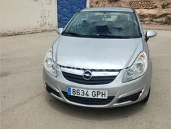 Gris / plata Usado 2009 Opel Corsa Berlina | 4000 € (Precio justo)