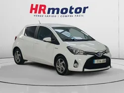 Blanco Usado 2015 Toyota Yaris Hybrid Active Berlina | 11.150 € (Buen precio)