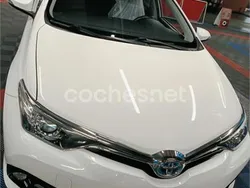 Blanco Usado 2017 Toyota Auris Hybrid Active Familiar | 12.000 € (Buen precio)