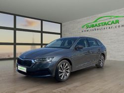 Gris Usado 2022 Skoda Octavia Ambition Familiar | 15.331 € (Buen precio)