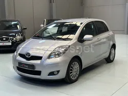 Gris / plata Usado 2010 Toyota Yaris Berlina | 6199 € (Precio justo)