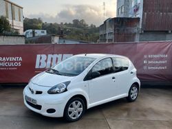 Blanco Usado 2010 Toyota Aygo Live Utilitario | 6900 € (Un poco caro)