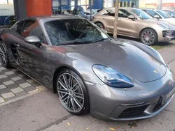 Gris claro metalizado Usado 2019 Porsche 718 Cayman Coupe | 69.150 € (Un poco caro)