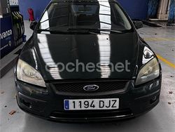 Verde Usado 2005 Ford Focus Trend Berlina | 2700 € (Caro)