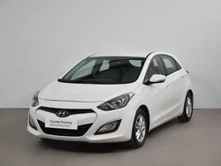 Blanco Usado 2014 Hyundai i30 Berlina | 9990 € (Precio justo)