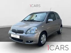 Gris / plata Usado 2005 Toyota Yaris Berlina | 5990 € (Un poco caro)