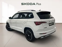 Blanco Usado 2022 Skoda Karoq SportLine SUV | 25.950 € (Un poco caro)