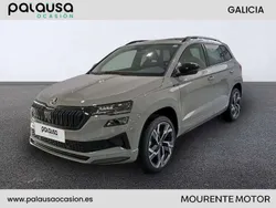Gris Usado 2025 Skoda Karoq SportLine SUV | 34.200 €