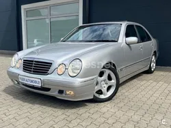 Gris / plata Usado 2002 Mercedes E270 Avantgarde Familiar | 4500 € (Un poco caro)