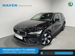 Negro Usado 2023 Volvo V60 CC Core Familiar | 43.500 € (Precio justo)