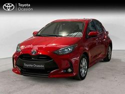 Rojo Usado 2024 Toyota Yaris Hybrid Active Berlina | 19.750 € (Buen precio)