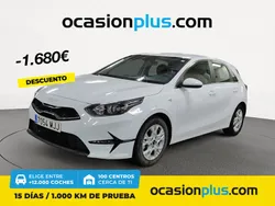 Blanco Usado 2023 Kia Ceed Berlina | 17.790 € (Precio justo)