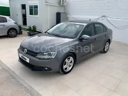 Gris / plata Usado 2013 VW Jetta Sport Berlina | 7990 € (Buen precio)