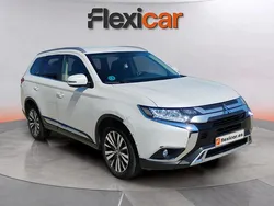 Blanco Usado 2021 Mitsubishi Outlander Motion SUV | 18.190 € (Buen precio)