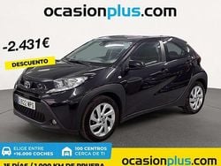 Negro Usado 2024 Toyota Aygo Play Utilitario | 12.819 € (Precio justo)