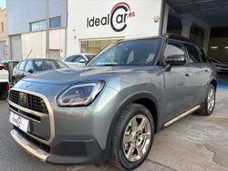 Gris Usado 2024 Mini Countryman Favoured SUV | 34.990 € (Precio justo)