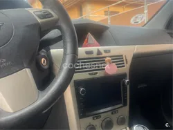 Beige Usado 2007 Opel Astra GTC Cosmo Berlina | 2300 € (Precio justo)