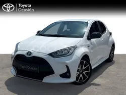 Blanco Usado 2021 Toyota Yaris Hybrid Style Berlina | 21.390 € (Un poco caro)
