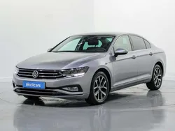 Plateado Usado 2021 VW Passat Executive Berlina | 18.190 € (Buen precio)