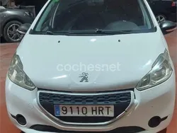 Blanco Usado 2013 Peugeot 208 Access Utilitario | 2000 €