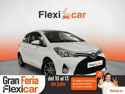 Blanco Usado 2015 Toyota Yaris Active Berlina | 9990 € (Precio justo)