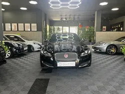 Negro Usado 2014 Jaguar XF Premium Luxury Berlina | 22.990 €