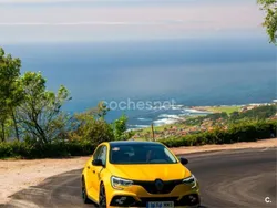 Amarillo Nuevo 2024 Renault Mégane IV R.S. Berlina | 68.500 €