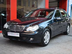 Azul Usado 2005 Mercedes C200 Classic Familiar | 8490 € (Un poco caro)