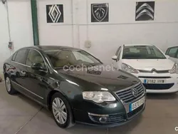 Verde Usado 2007 VW Passat Highline Berlina | 5450 € (Precio justo)