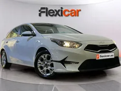 Blanco Usado 2022 Kia Ceed Berlina | 14.990 € (Precio justo)