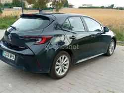 Negro Usado 2023 Toyota Corolla Active Berlina | 24.500 € (Un poco caro)