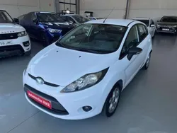 Blanco Usado 2014 Ford Fiesta Utilitario | 5400 € (Precio justo)