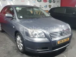 Gris / plata Usado 2005 Toyota Avensis Executive Berlina | 4990 € (Precio justo)
