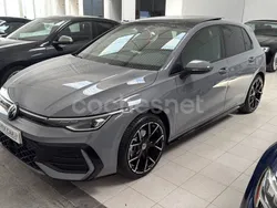 Gris / plata Nuevo 2025 VW Golf VIII R-line Berlina | 33.900 € (Precio justo)