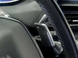 Azul Usado 2023 Peugeot 5008 Allure Monovolumen | 25.190 € (Precio justo)