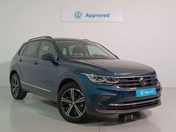 Azul Usado 2024 VW Tiguan Life SUV | 34.900 € (Precio justo)