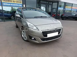 Gris / plata Usado 2016 Peugeot 5008 Allure Monovolumen | 10.990 € (Buen precio)