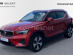 Rojo Usado 2023 Volvo XC40 Core SUV | 38.400 € (Caro)