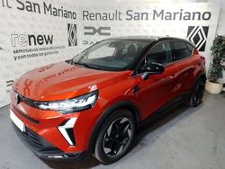 Rojo Nuevo 2025 Renault Captur Techno SUV | 27.000 € (Un poco caro)