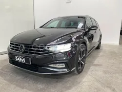Gris / plata Usado 2021 VW Passat R-line Familiar | 20.990 € (Un poco caro)
