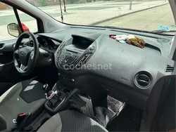 Rojo Usado 2018 Ford Tourneo Courier Titanium Monovolumen | 10.200 € (Precio justo)