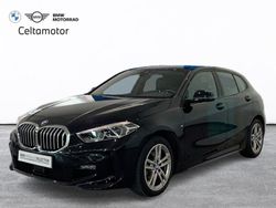 Pintura metalizada saphirschwarz Usado 2024 BMW 118 Comfort Edition Utilitario | 32.990 € (Precio justo)